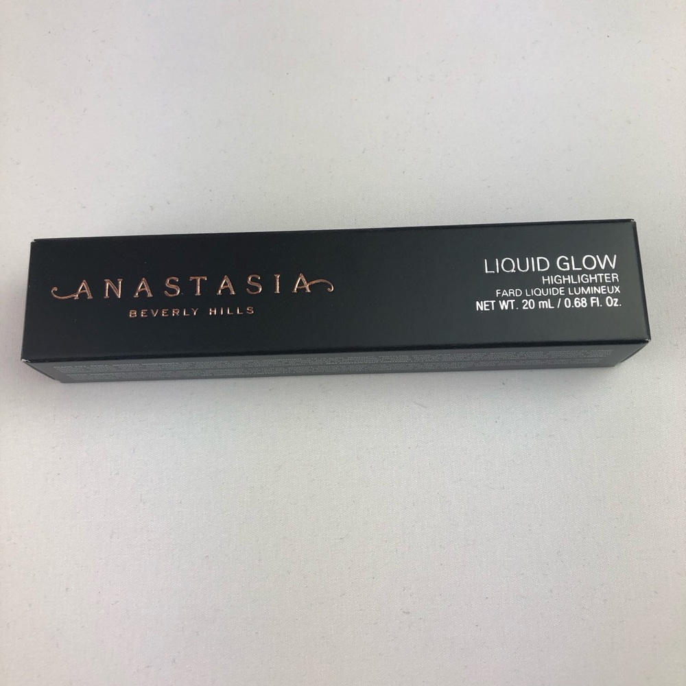 Anastasia Beverly Hills liquid glow highlighter